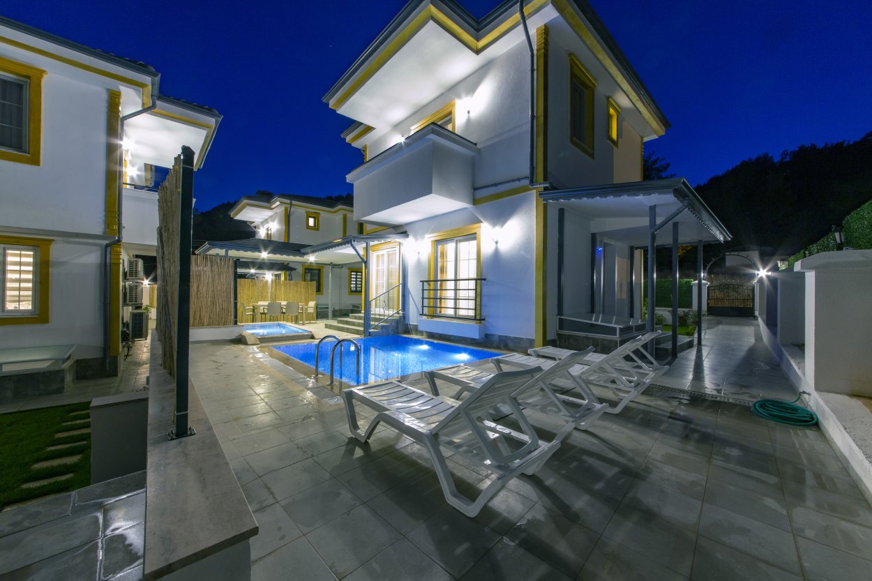 Roses Villa Çetibeli