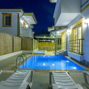 Roses Villa Çetibeli