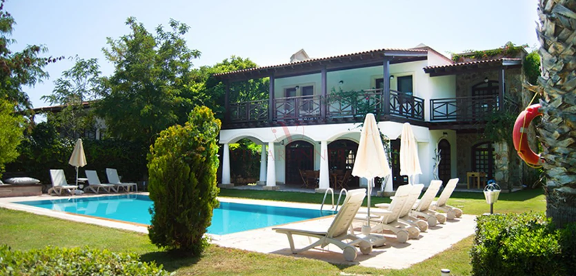 BD437 Villa Bitez